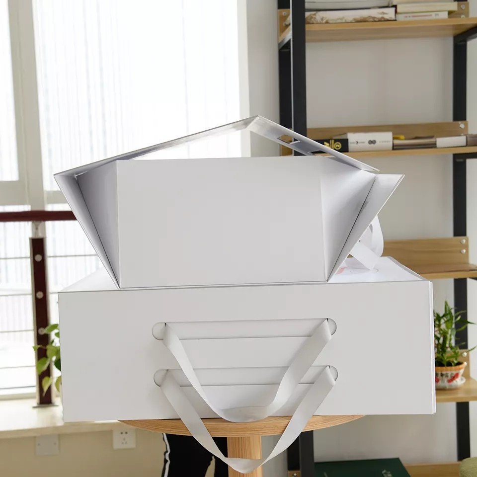 Strong paper cardboard suitcase box with handle / 2