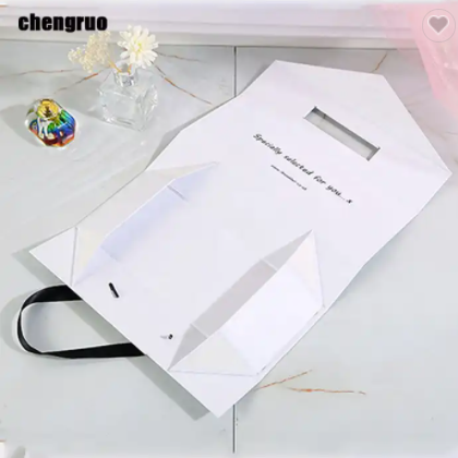 Chengruo Stock Foldable Book Style Magnetic Closure Gift Packaging Paper Box With Ribbon Handle For  / 2