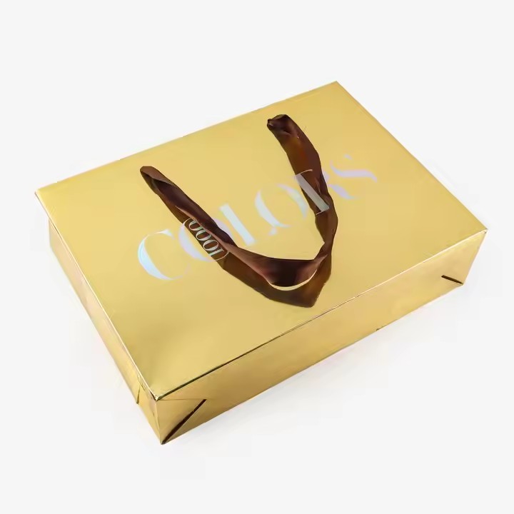 Wholesale Custom Printed Logo Luxury Shiny Gold Paper Bag Retail Boutique Shopping Gift Paper Bags / 2